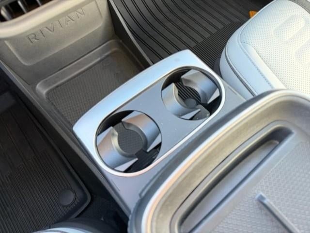 2025 Rivian R1S Adventure Dual-Motor Standard Pack