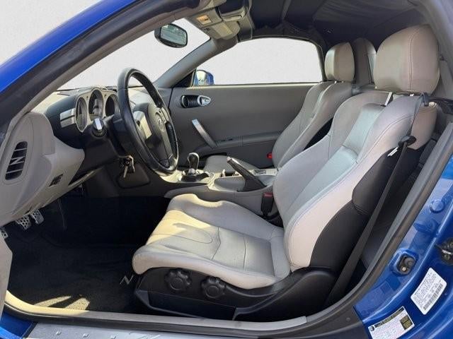 2005 Nissan 350Z 2dr Roadster Touring Manual