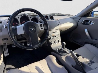 2005 Nissan 350Z 2dr Roadster Touring Manual
