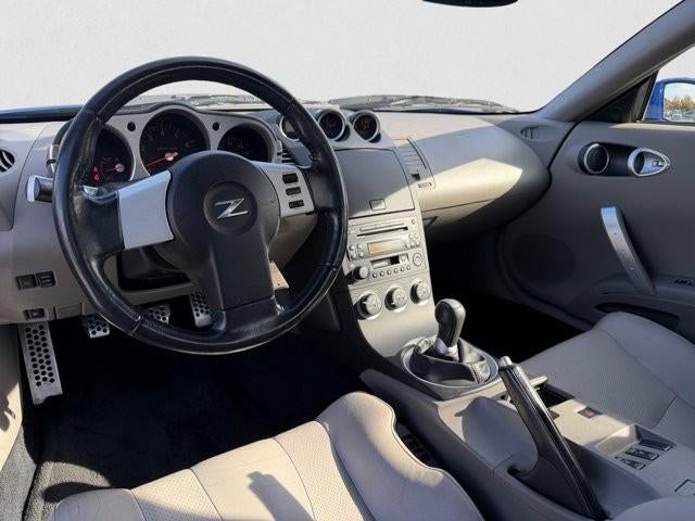 2005 Nissan 350Z 2dr Roadster Touring Manual