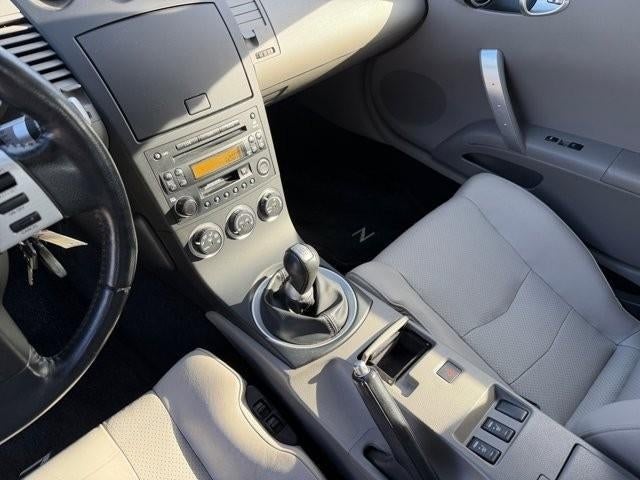 2005 Nissan 350Z 2dr Roadster Touring Manual