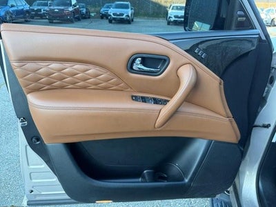 2019 INFINITI QX80 LUXE