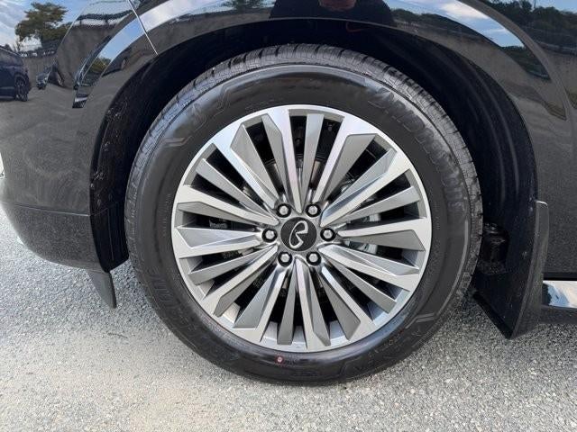 2027 INFINITI QX80 Luxe 4WD