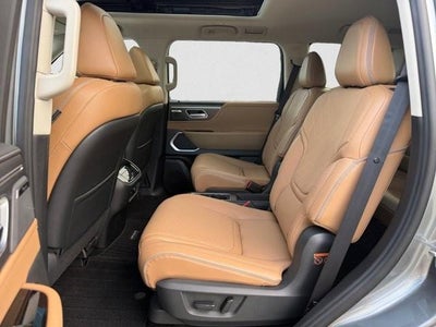 2027 INFINITI QX80 Luxe 4WD