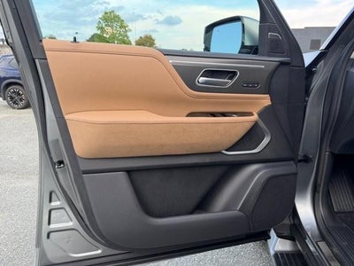 2027 INFINITI QX80 Luxe 4WD