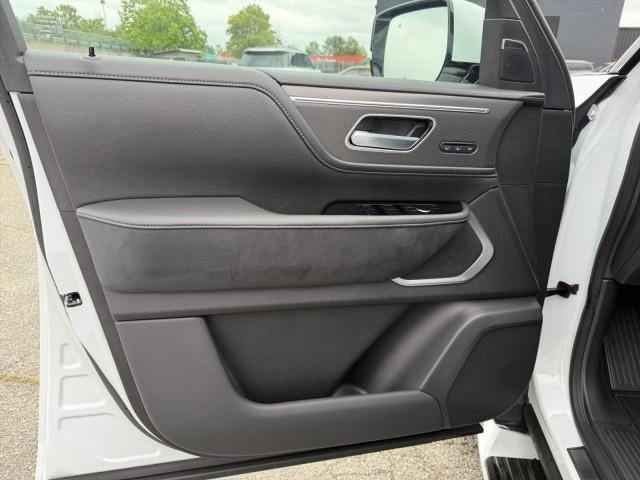2027 INFINITI QX80 Luxe 4WD