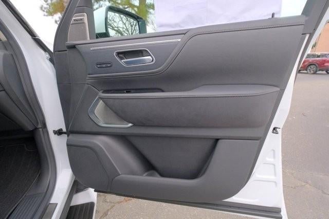 2025 INFINITI QX80 Sensory 4WD