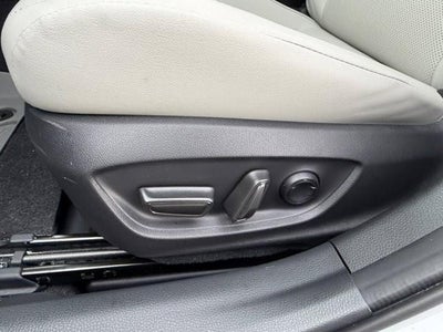 2024 Toyota Prius Limited AWD (Natl)