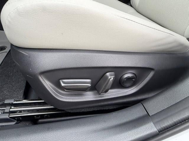 2024 Toyota Prius Limited AWD (Natl)