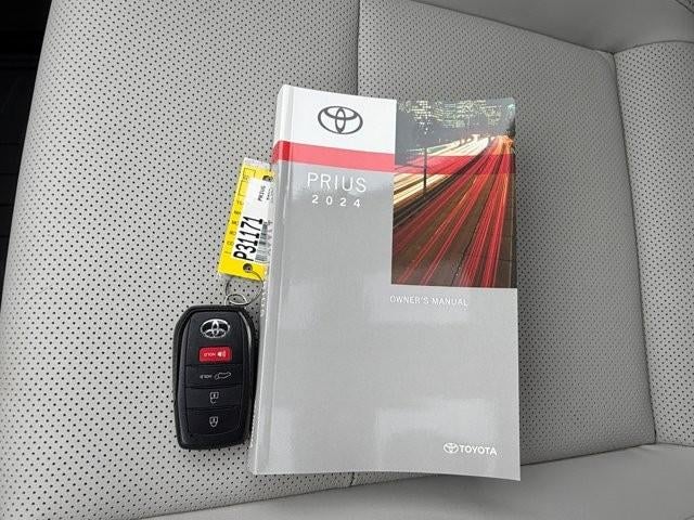 2024 Toyota Prius Limited AWD (Natl)