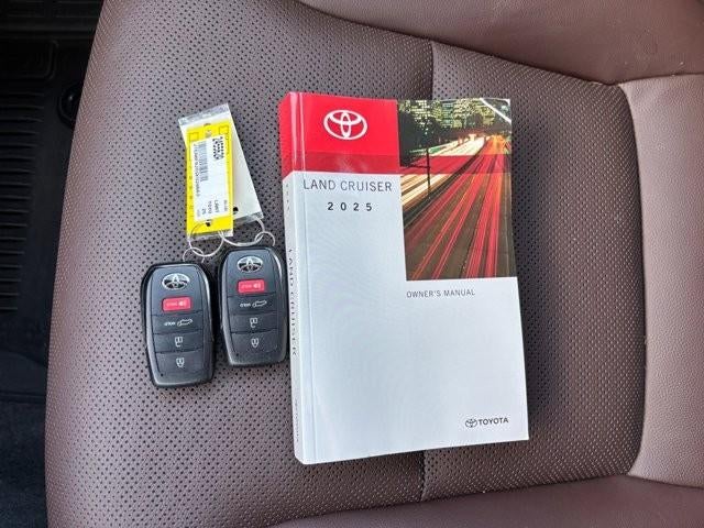 2025 Toyota Land Cruiser 4WD (Natl)