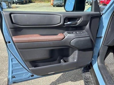 2025 Toyota Land Cruiser 4WD (Natl)