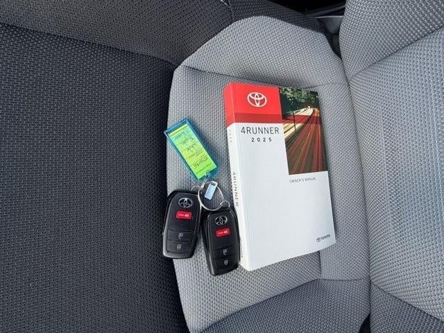 2025 Toyota 4Runner TRD Sport 4WD (Natl)