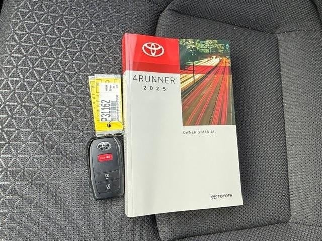 2025 Toyota 4Runner SR5 4WD (GS)