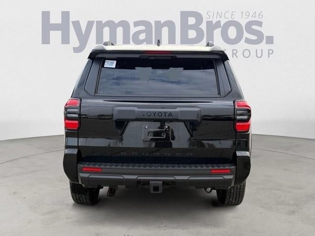 2025 Toyota 4Runner SR5 4WD (GS)