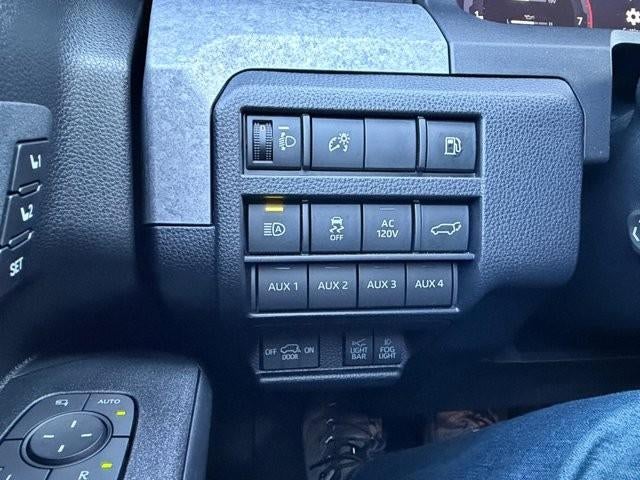 2025 Toyota 4Runner Hybrid Trailhunter 4WD (Natl)