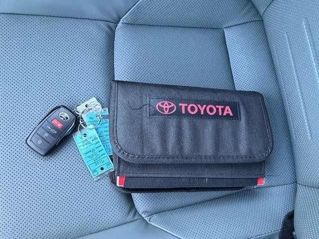 2025 Toyota 4Runner Hybrid Trailhunter 4WD (Natl)