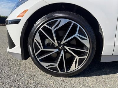 2024 Hyundai IONIQ 6 SEL RWD