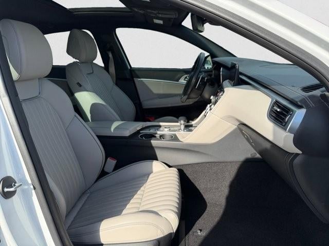 2023 Genesis G70 2.0T RWD