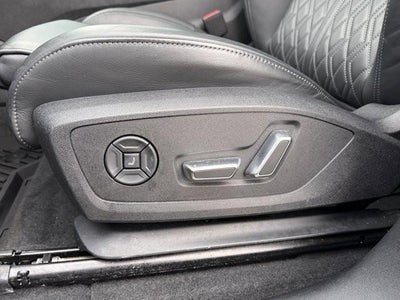 2025 Audi SQ6 e-tron Prestige quattro