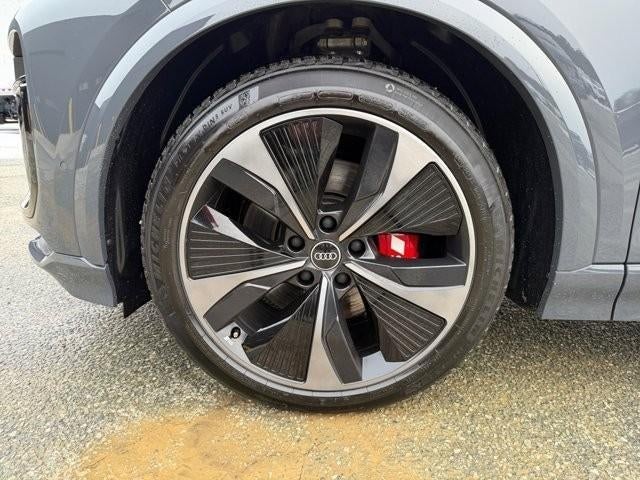 2025 Audi SQ6 e-tron Prestige quattro