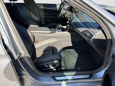 2023 BMW 540i Sedan