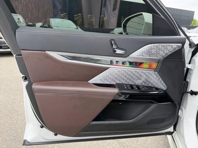 2023 BMW i7 xDrive60 Sedan