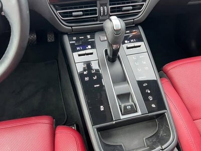 2022 Porsche Macan AWD