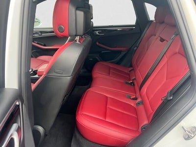 2022 Porsche Macan AWD