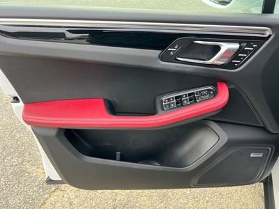 2022 Porsche Macan AWD