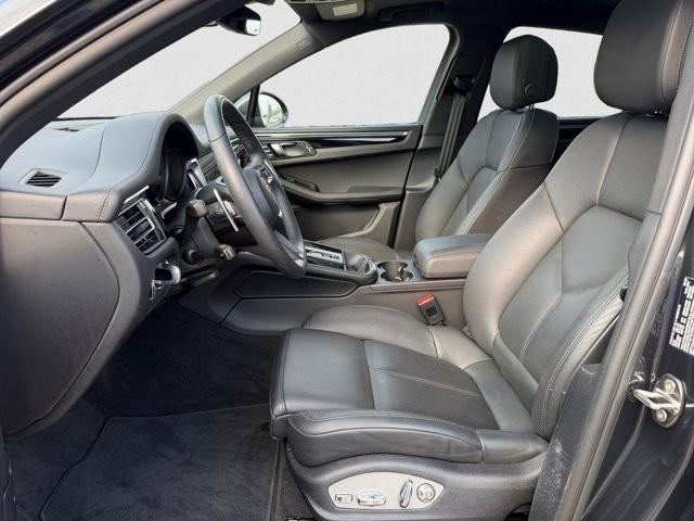 2023 Porsche Macan AWD