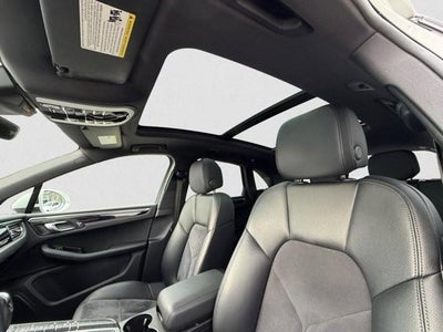 2021 Porsche Macan AWD