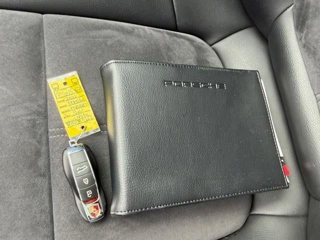 2021 Porsche Macan AWD