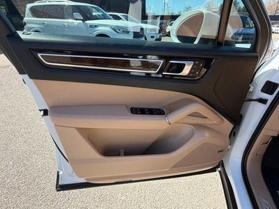 2022 Porsche Cayenne Platinum Edition AWD