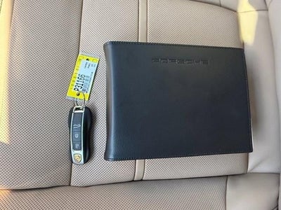 2022 Porsche Cayenne Platinum Edition AWD