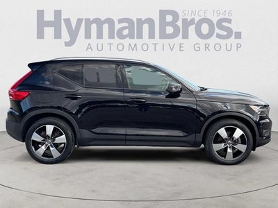 2021 Volvo XC40 T5 AWD Momentum