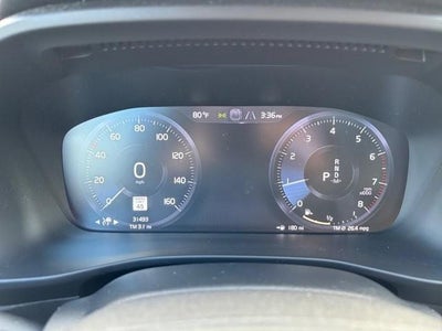 2021 Volvo XC40 T5 AWD Momentum