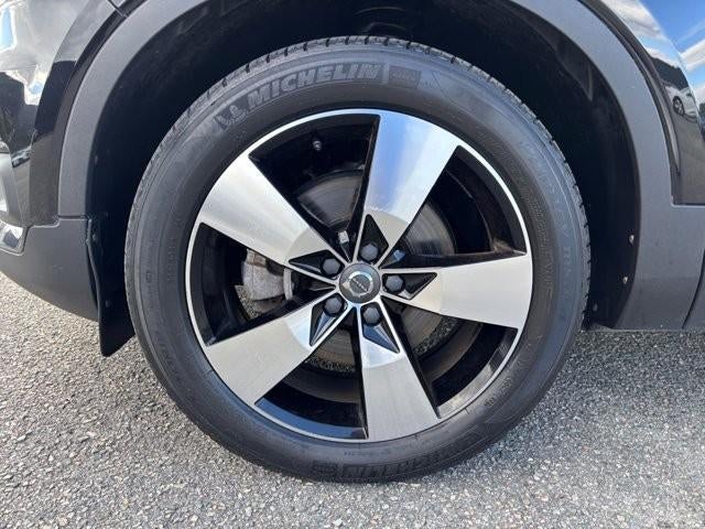 2021 Volvo XC40 T5 AWD Momentum