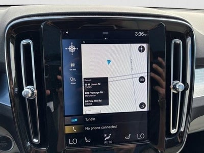 2021 Volvo XC40 T5 AWD Momentum