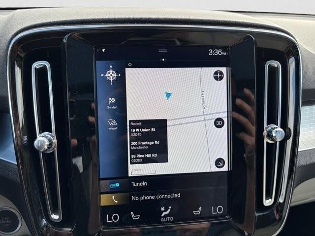 2021 Volvo XC40 T5 AWD Momentum