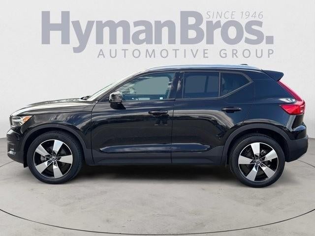 2021 Volvo XC40 T5 AWD Momentum