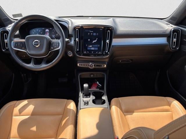 2019 Volvo XC40 T5 AWD Momentum