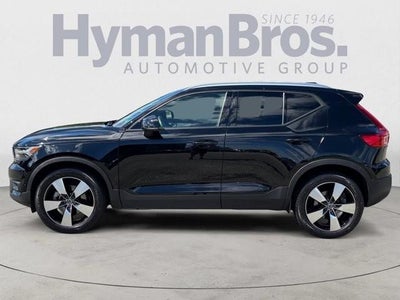 2019 Volvo XC40 T5 AWD Momentum