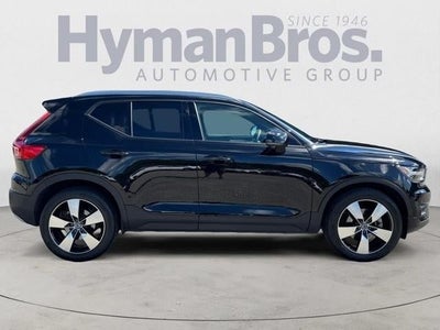 2019 Volvo XC40 T5 AWD Momentum