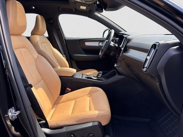 2019 Volvo XC40 T5 AWD Momentum