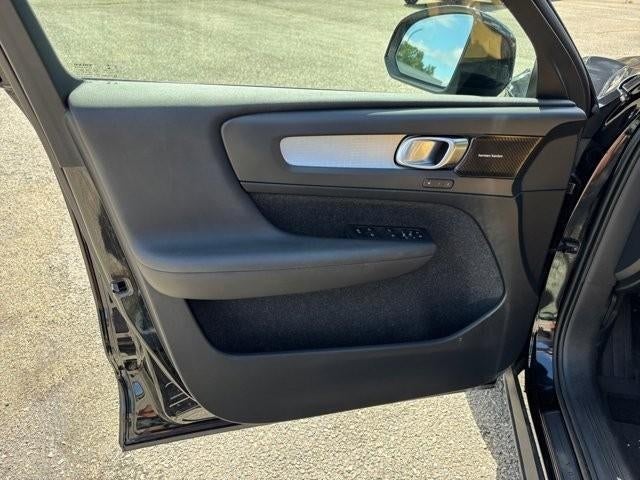 2019 Volvo XC40 T5 AWD Momentum