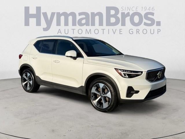 2025 Volvo XC40 B5 AWD Plus Bright Theme