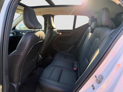 2025 Volvo XC40 B5 AWD Plus Bright Theme