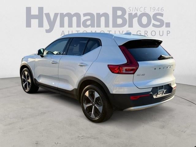 2025 Volvo XC40 B5 AWD Plus Bright Theme