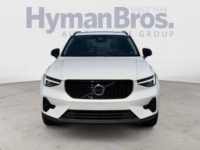 2023 Volvo XC40 B5 AWD Plus Dark Theme